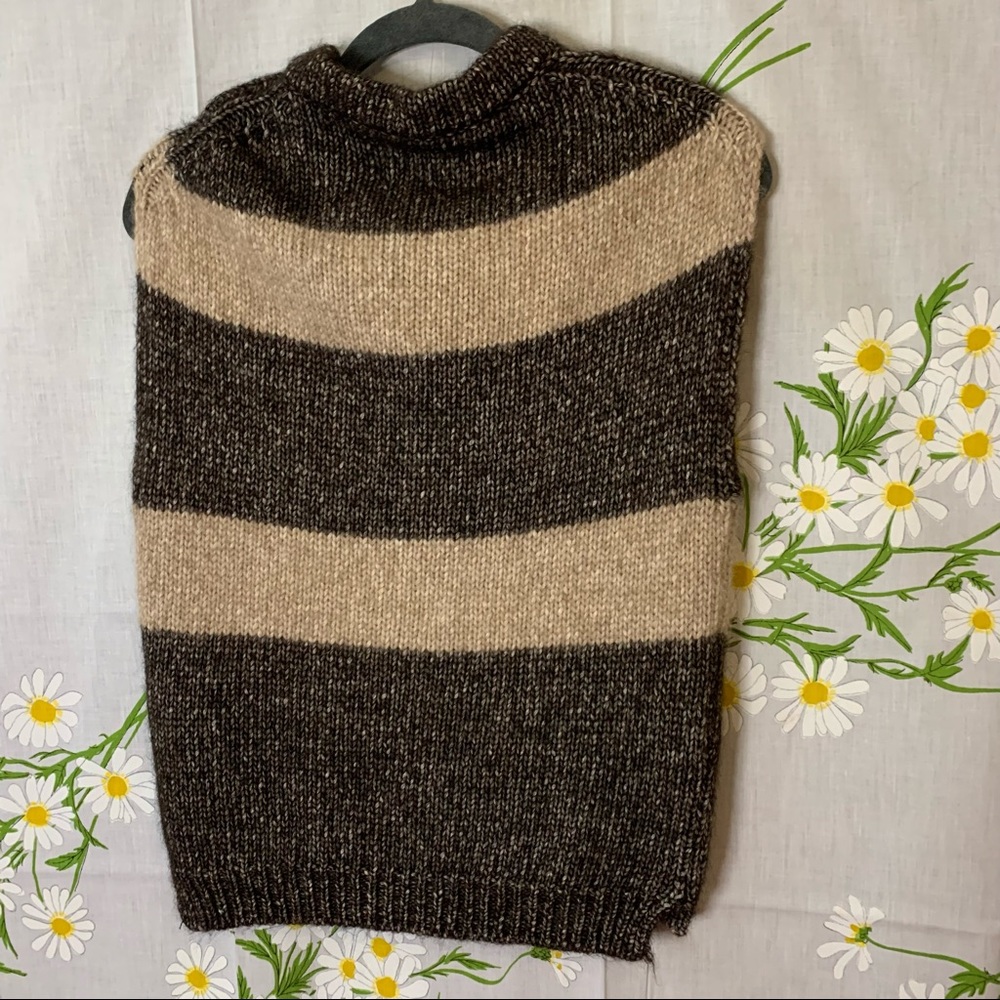 Humanoid dark academia brown horizontal chunky striped alpaca sweater vest - Picture 4 of 4